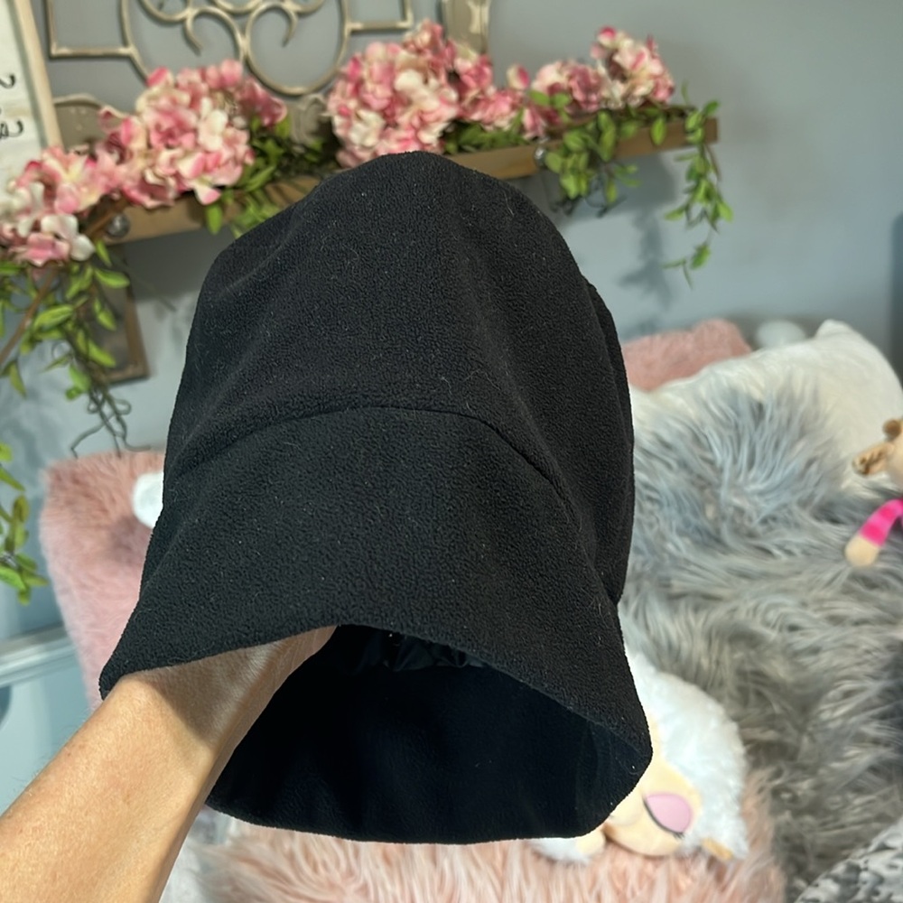 Outbrook Black Fleece Cap Hat